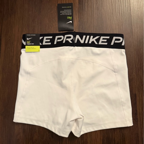 Nike Pro Women’s 3” Tight Fit Spandex Shorts White Size Medium - Picture 5 of 5